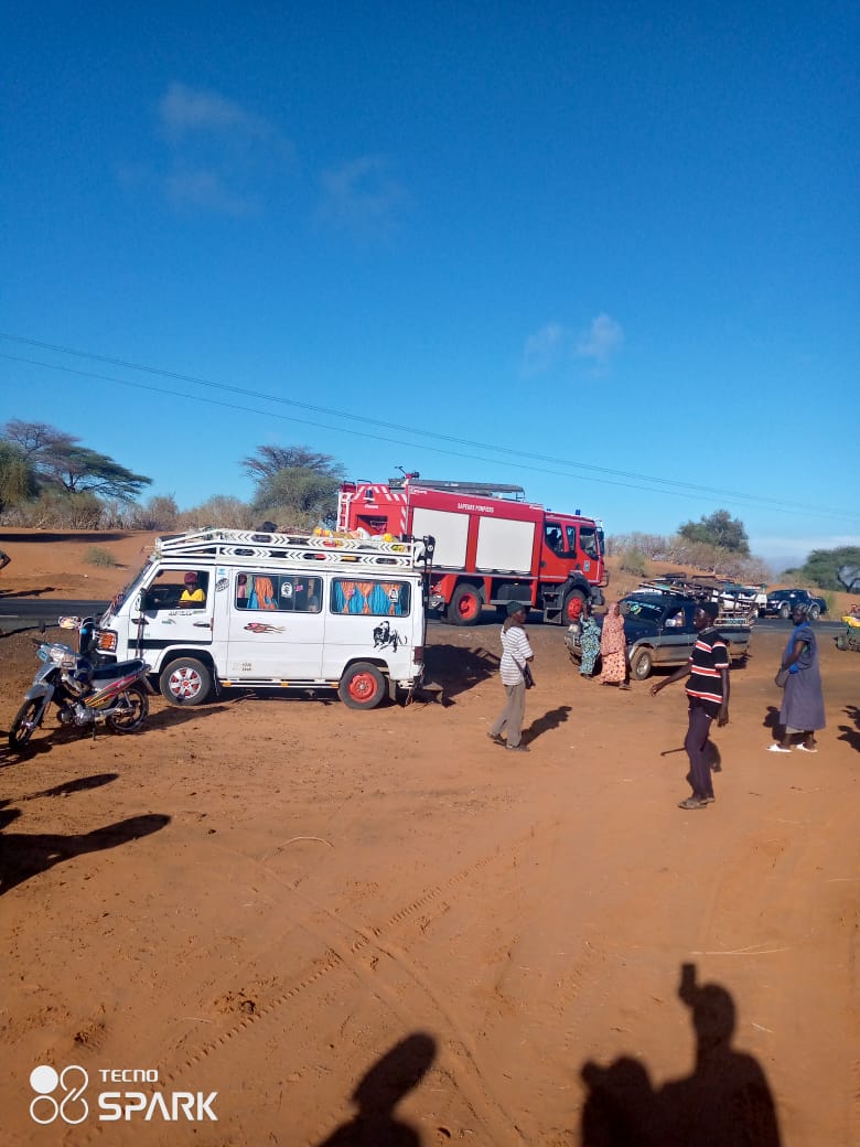 URGENT. Un accident entre un « Ndiaga Ndiaye » et un minicar fait 9 morts et plusieurs blessés graves(Photos+Videos)