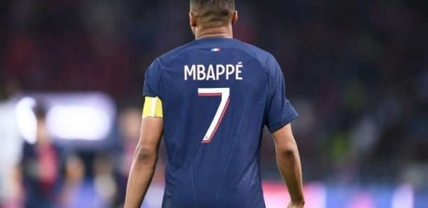 Un ballon PSG en cristaux Swarovski signé Mbappé