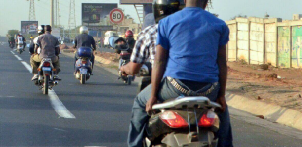 File:Plaque d'immatriculation du Sénégal - Motorcyclette.png