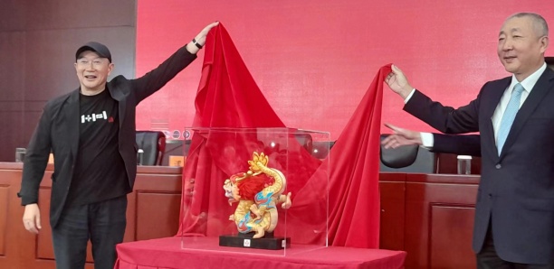 Problème, non-sens, véritable scandale La fabrication en Chine des  peluches de la mascotte des JO de Paris 2024 fait polémique - Var-Matin