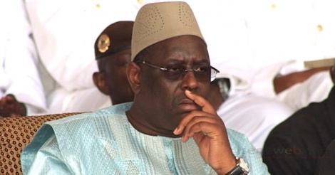 Résultat de recherche d'images pour "macky sall pleure"