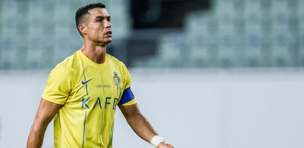 Football – Ronaldo présente son 4e Ballon d'Or au Bernabeu