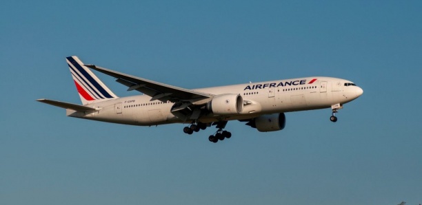 Une collision évitée de peu entre un avion Air France et un bombardier -  Challenges