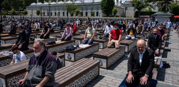 Turquie : les mosquées rouvertes aux prières collectives