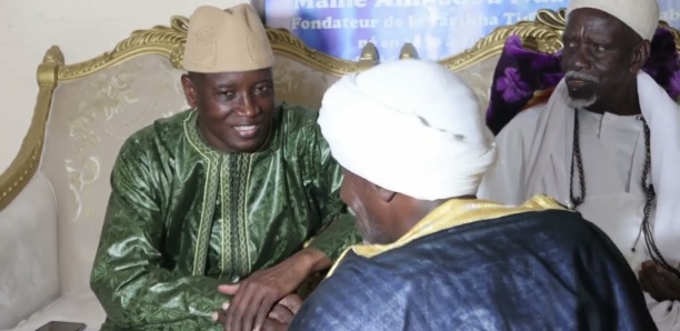 L'émotion de Aly Ngouille Ndiaye face aux témoignages du Khalif de Thiénaba concernant un conflit familial qui a duré 30 ans