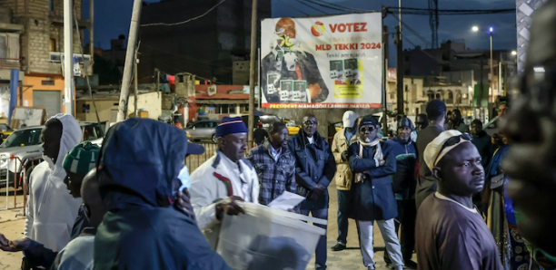 [Images] Présidentielle : Les électeurs ont pris d'assaut très tôt les centres de vote