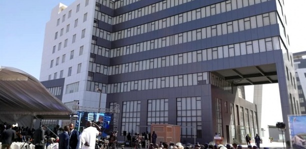 Transport des personnels des sphères ministérielles : Macky Sall reprend ses bus