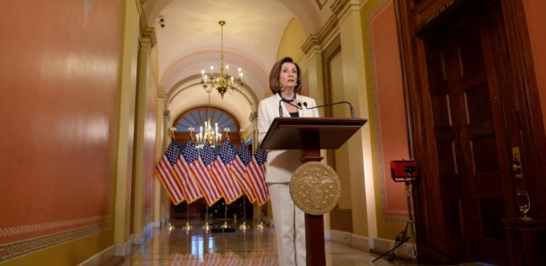 Destitution de Trump: Nancy Pelosi demande la rédaction de l’acte d’accusation