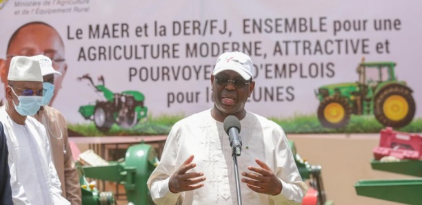 [Photos] Emploi de jeunes : Macky Sall inaugure Pôle Emploi à Kaffrine