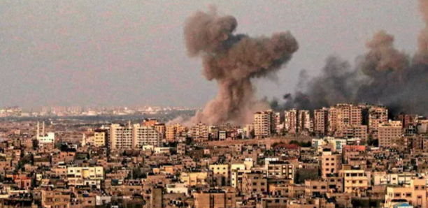 L'armée israélienne largue des tracts demandant aux habitants de Gaza de fuir