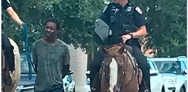 Un Afro-Américain qui avait été tenu avec une corde par des policiers réclame un million de dollars