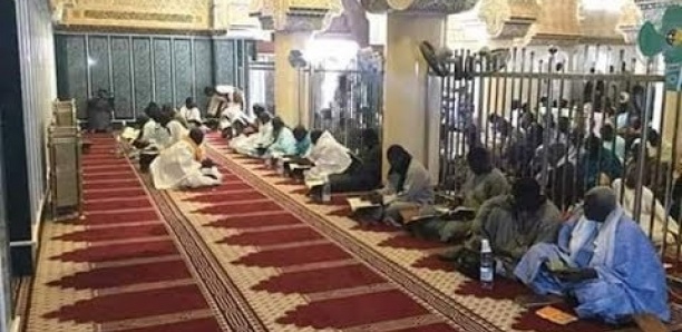 Touba :  : Suivez la prière du vendredi