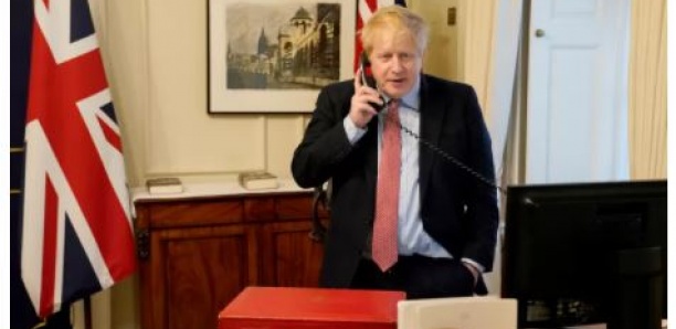 Boris Johnson exprime sa "plus grande admiration" pour la reine Elizabeth II