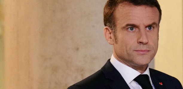 "La main du Kremlin ?" : Moscou se moque de la vidéo virale des Macron