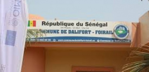 Redécoupage de Dakar : Dalifort rattachée à Dakar, Parcelles à Guédiawaye, fusion de communes à Pikine...