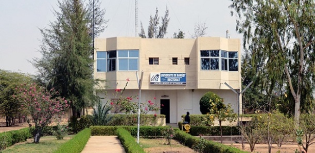 Uadb : Le Saes flingue le ministre Cheikh Oumar Hann et le recteur de l’université