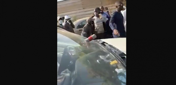 Khalifa Sall visé par des tirs de gaz lacrymogènes
