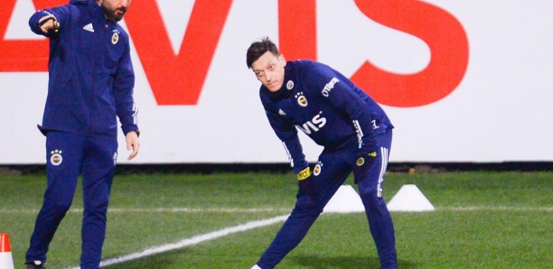 Allemagne : Özil ferme définitivement la porte à la sélection