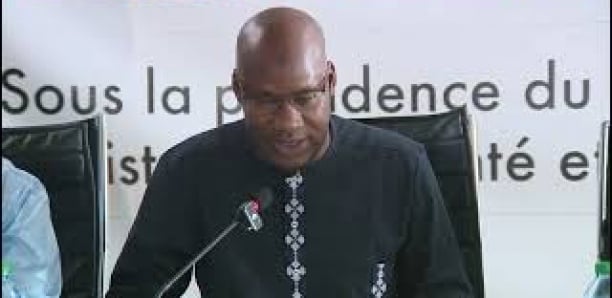 "Il y a trop de morts entre 19h et 6h dans les hôpitaux publics" (Ministre)
