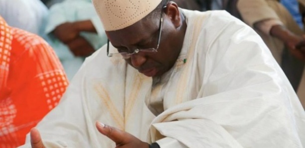 Macky Sall a prié à la grande mosquée de Tambacounda