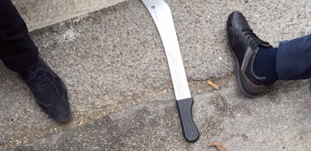 En France, une lycéenne attaquée avec une machette par une autre élève
