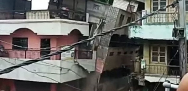 L'effondrement spectaculaire d'un immeuble filmé en Inde