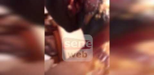 Jaxaay 2: Une femme asperge du thé chaud à sa co-épouse