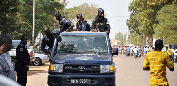 Burkina: des policiers poursuivis pour la mort de 11 personnes en garde à vue