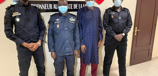 Sensibilisation contre Covid-19 : Habib Niang prête main forte à la police