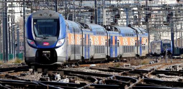 Horreur en Égypte: un père tue ses trois enfants en les poussant sous un train