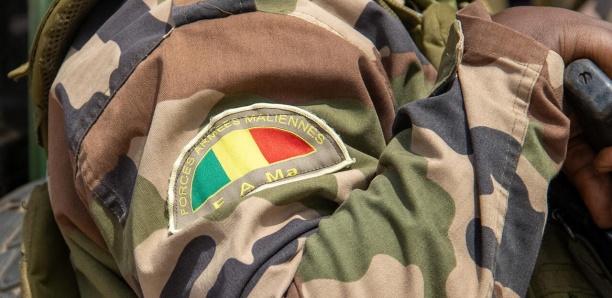 Mali: l'armée se retire d'un camp après deux attaques jihadistes meurtrières