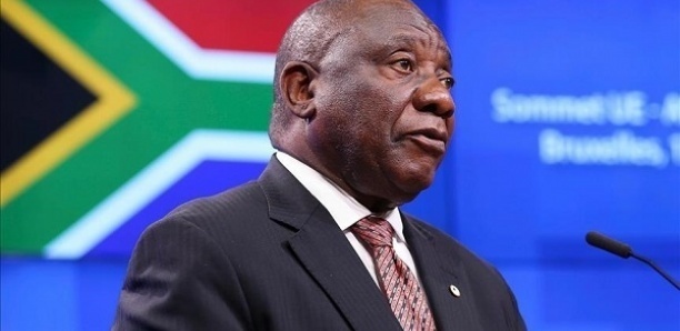Afrique du Sud : Ramaphosa limoge une ministre controversée