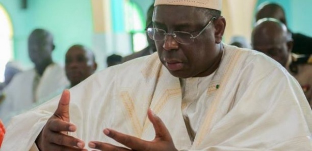 Korité-2020 : Macky Sall prie à...