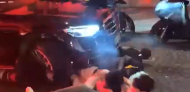 Célébrations de la victoire du PSG à Grenoble: une voiture percute la foule, quatre blessés dont deux graves