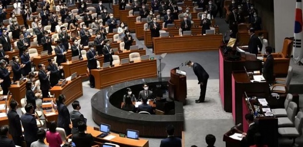 Avec sa robe, une députée provoque un tollé en Corée du Sud