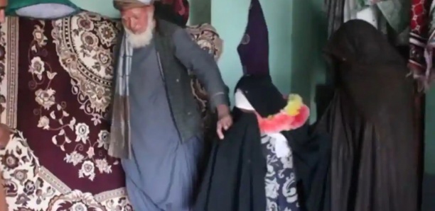 Un Afghan de 55 ans va chercher sa future épouse de 9 ans vendue par ses parents