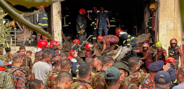 Bangladesh: un avion de l'armée s'écrase sur une école, au moins 16 morts