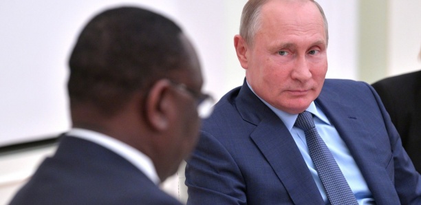 Vladimir Poutine : "Face à la Covid-19, le plus sûr actuellement est d'être à la maison"