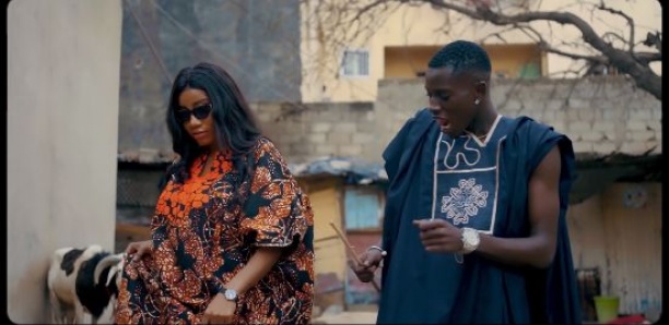 Narah Diouf feat Bilou XIV - Tegguil sa Tank (clip officiel)