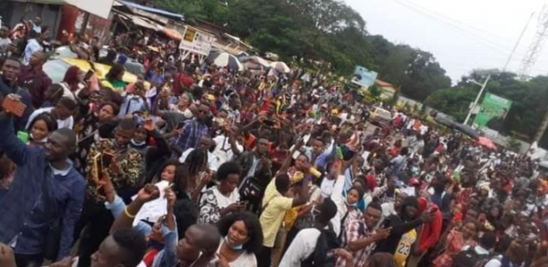 Des étudiants en colère contre la cherté du transport à Conakry