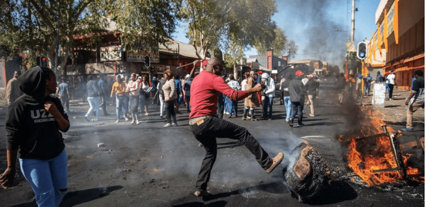 Afrique du Sud : Le bilan des émeutes monte à 276 morts, selon le gouvernement