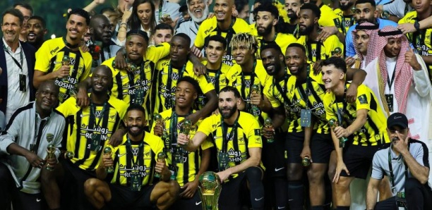 Grâce à un doublé de Benzema et un but d'Aouar, Al-Ittihad remporte la Coupe d'Arabie saoudite et fait le doublé
