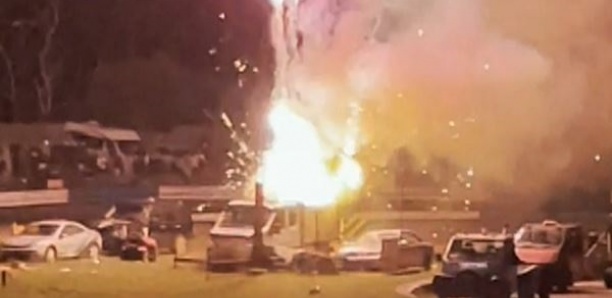 Un camion rempli de feux d'artifice prend feu en Angleterre