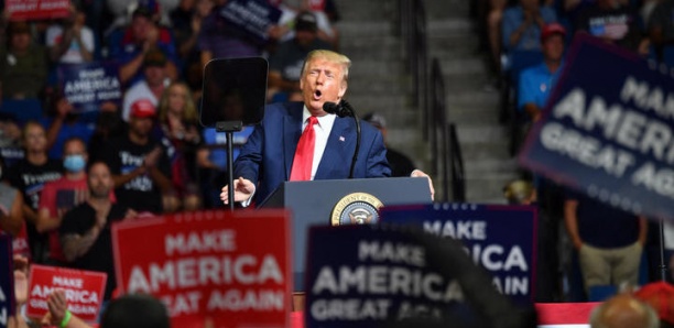 Trump ne fait pas salle comble à Tulsa pour son premier meeting après la crise du Covid-19