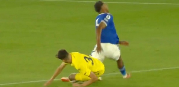 LEICESTER-VILLARREAL: LE TACLE ASSASSIN DE NIÑO SUR FOFANA