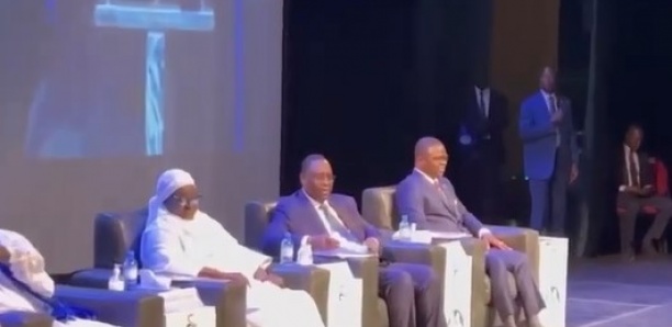 Macky Sall préside la rencontre nationale des bajenu gox