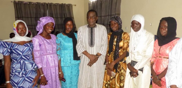 [Photos] Podor : Mamadou Racine Sy offre 3 millions et des ordinateurs aux six bachelières de la Série S