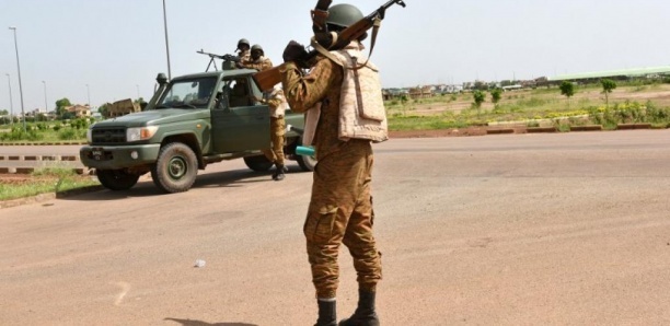 Ziguinchor : Des hommes armées installent un check point sur l’axe...