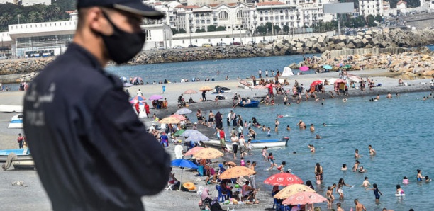 Covid-19 : début du déconfinement en Algérie, réouverture des cafés, plages et mosquées