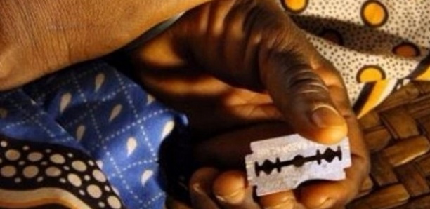Woury, exciseuse venue de la Guinée : "Certains parents m'ont aidée en tenant les filles..."